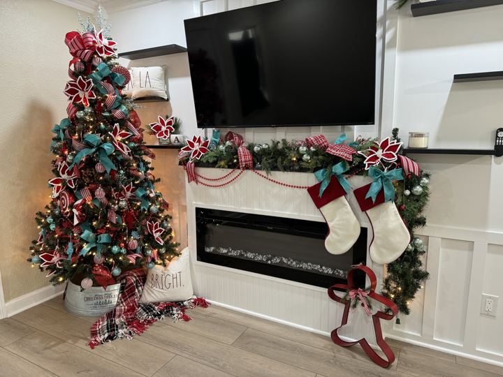 Mantel, tree and a gingerbread accent